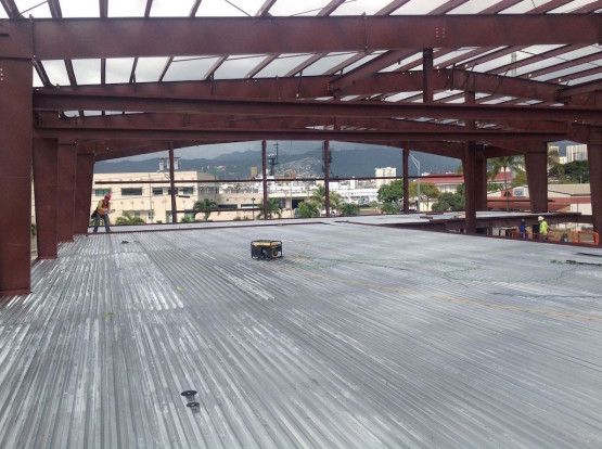 The roofing of the TropicalJ warehouse